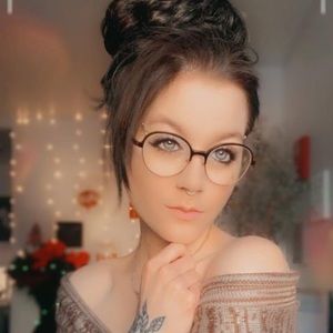 Meet your Posher, Hally-fred